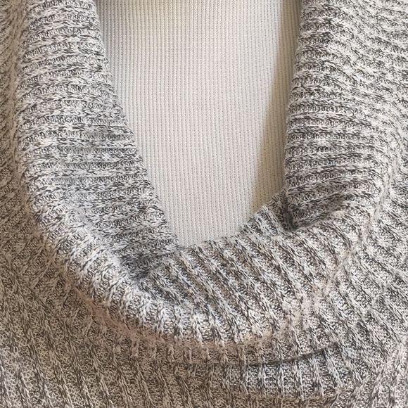 Bar III Sweater XS - Picture 3 of 6